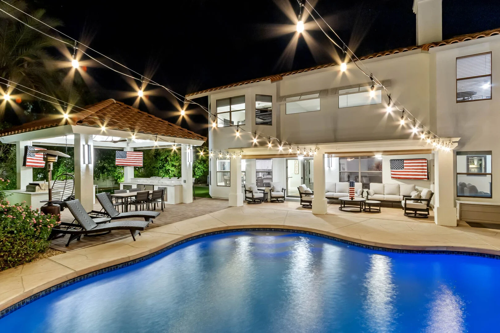 Arizona backyard outdoor living space with patio and built-in kitchen