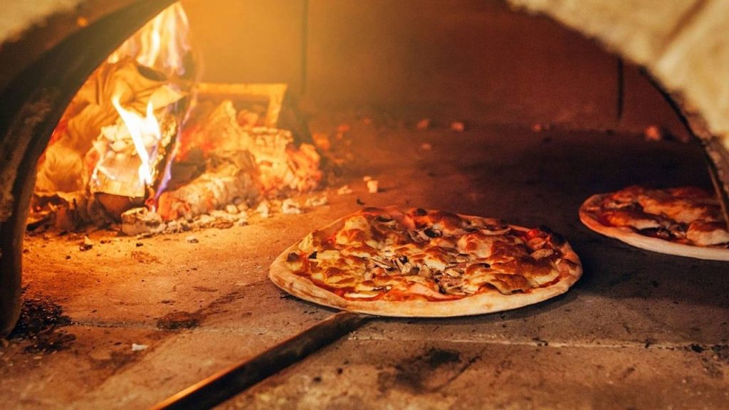 Outdoor Kitchens & Pizza Ovens